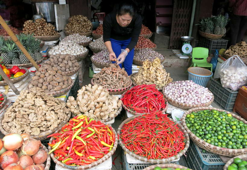 Spices eat local street safely by Authentic Food Quest