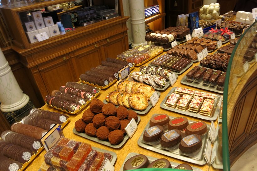 chocolate factory tour in paris