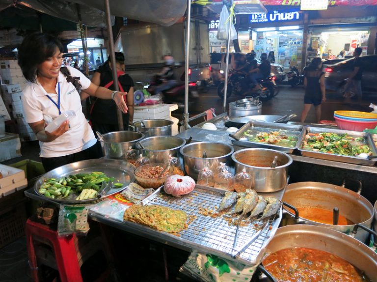 Why You Want To Have A Food Tour In Bangkok At Night