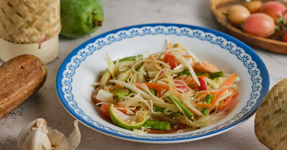 Lao Papaya Salad Recipe: How To Make The Famous Laotian Salad 1