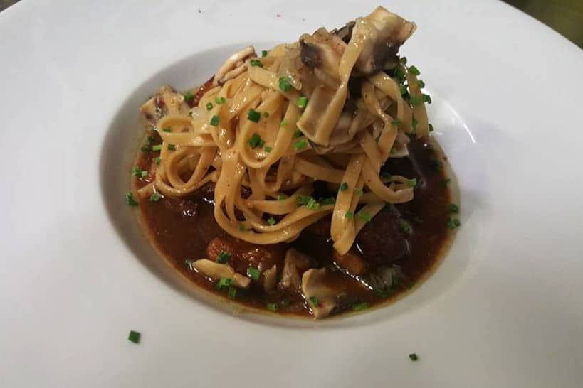 7 Best Affordable Restaurants Near Eiffel Tower For French Food Lovers