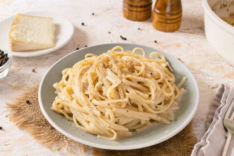 Authentic Cacio E Pepe Recipe (3 Ingredient, Foolproof)